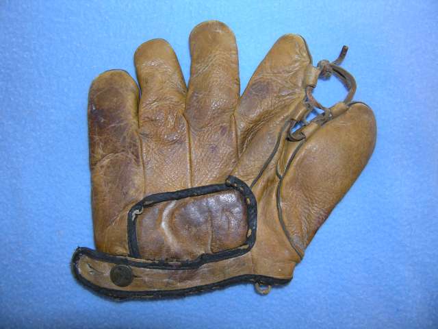 Si Johnson Goldsmith F57 Back